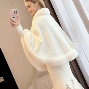 Elegant Women's Ivory Fur-Trim Knit Sweater Cape